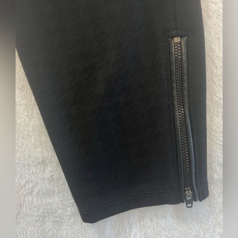 WHBM Skinny Black Ankle Pants with cute pockets and zipper at legs - Picture 8 of 13